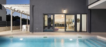 Elegant Villa Sole with private pool and sauna 