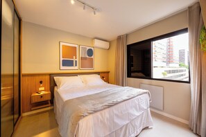 Apartamento básico, vista para a cidade | 1 quarto, Wi-Fi de cortesia
