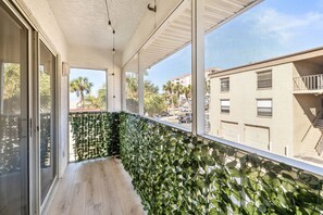 Property grounds - Beach Living in Indian Shores  (Indian Shores)