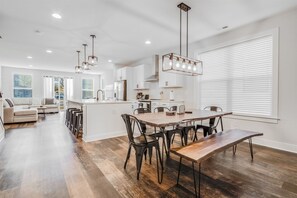 Dining - Bethany Beach * New Modern Luxurious Townhome - 4 bedrooms and 3.5 bathrooms (Ocean View)