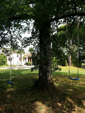 Property grounds - Villa with private pool and large enclosed garden (Lablachère)