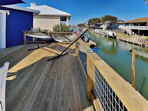 Siesta Keys | Waterfront + Pet-friendly