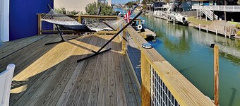 Siesta Keys | Waterfront + Pet-friendly