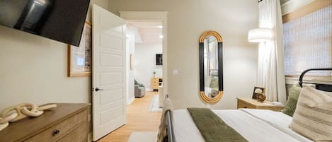 1 habitación, tabla de planchar con plancha, wifi y ropa de cama