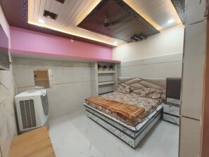 Superior Double Room, Private Bathroom, Ground Floor