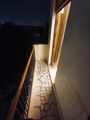 Deluxe Double Room, Berbilang Katil, Penyaman udara, City View | Balkoni