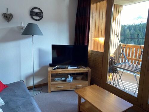 T2 apartment at the foot of the slopes, south-facing