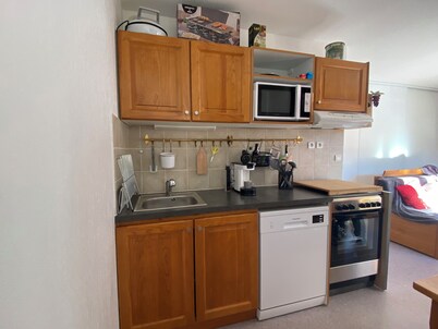 T2 apartment at the foot of the slopes, south-facing