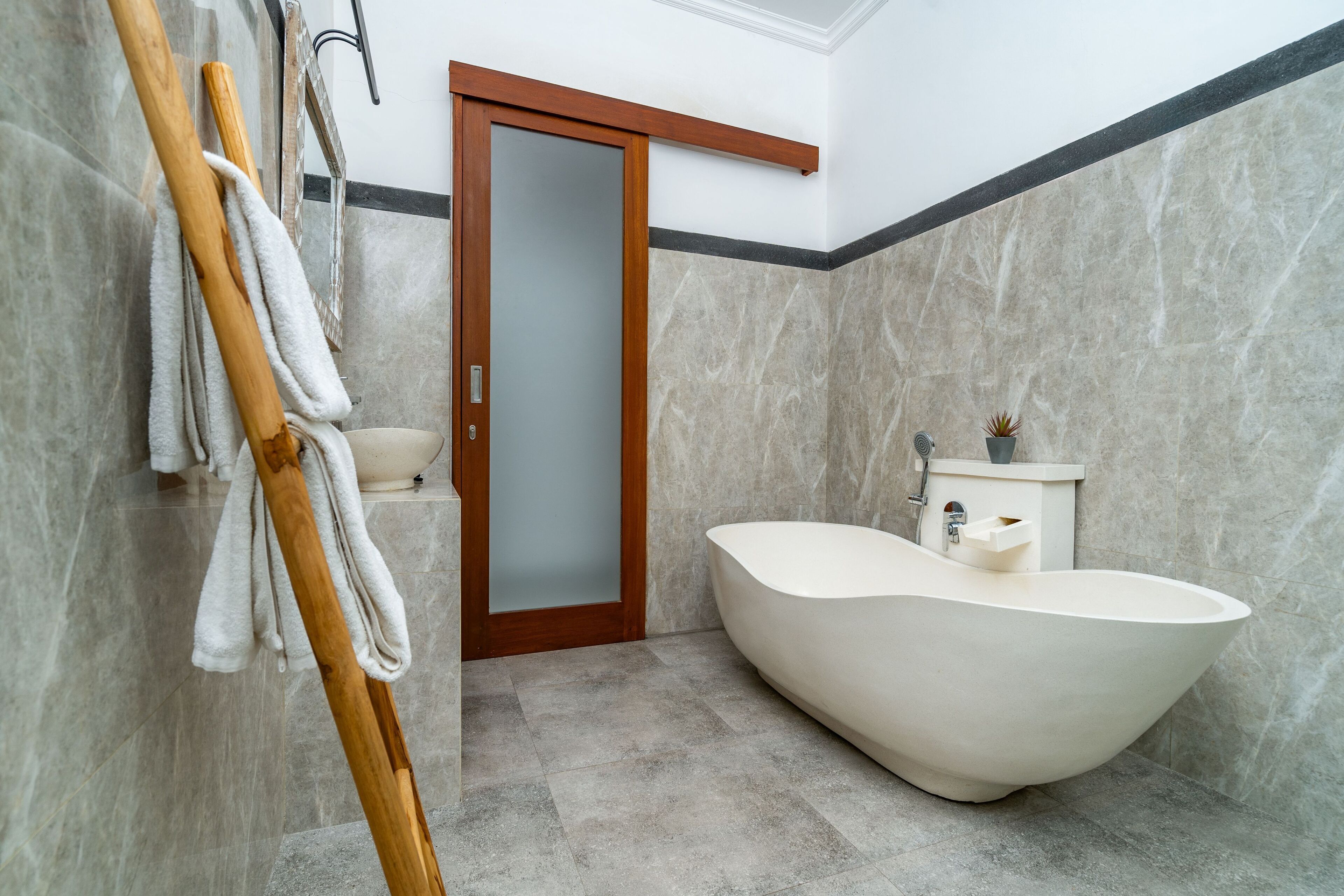 วิลล่าสำหรับครอบครัว, 2 ห้องนอน, วิวสระว่ายน้ำ | ห้องน้ำ | อ่างอาบน้ำและฝักบัวแยกจากกัน, อ่างอาบน้ำแบบแช่ตัว, เรนชาวเวอร์