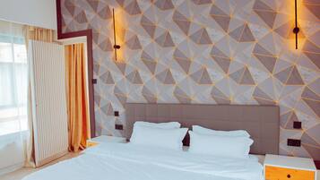 2 bedrooms, laptop workspace, soundproofing, free WiFi