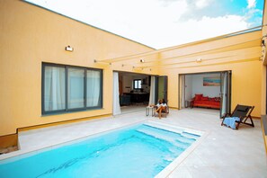 Outdoor pool, a heated pool, pool loungers - Phelgone Nanyuki (Nanyuki)