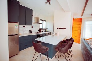 Fridge, electric kettle - Phelgone Nanyuki (Nanyuki)