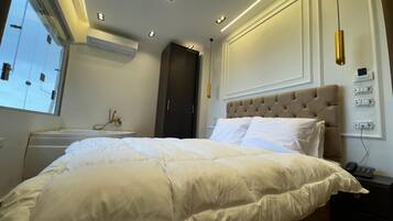 King Suite with Jacuzzi pyramids view | 1 bedroom, free WiFi