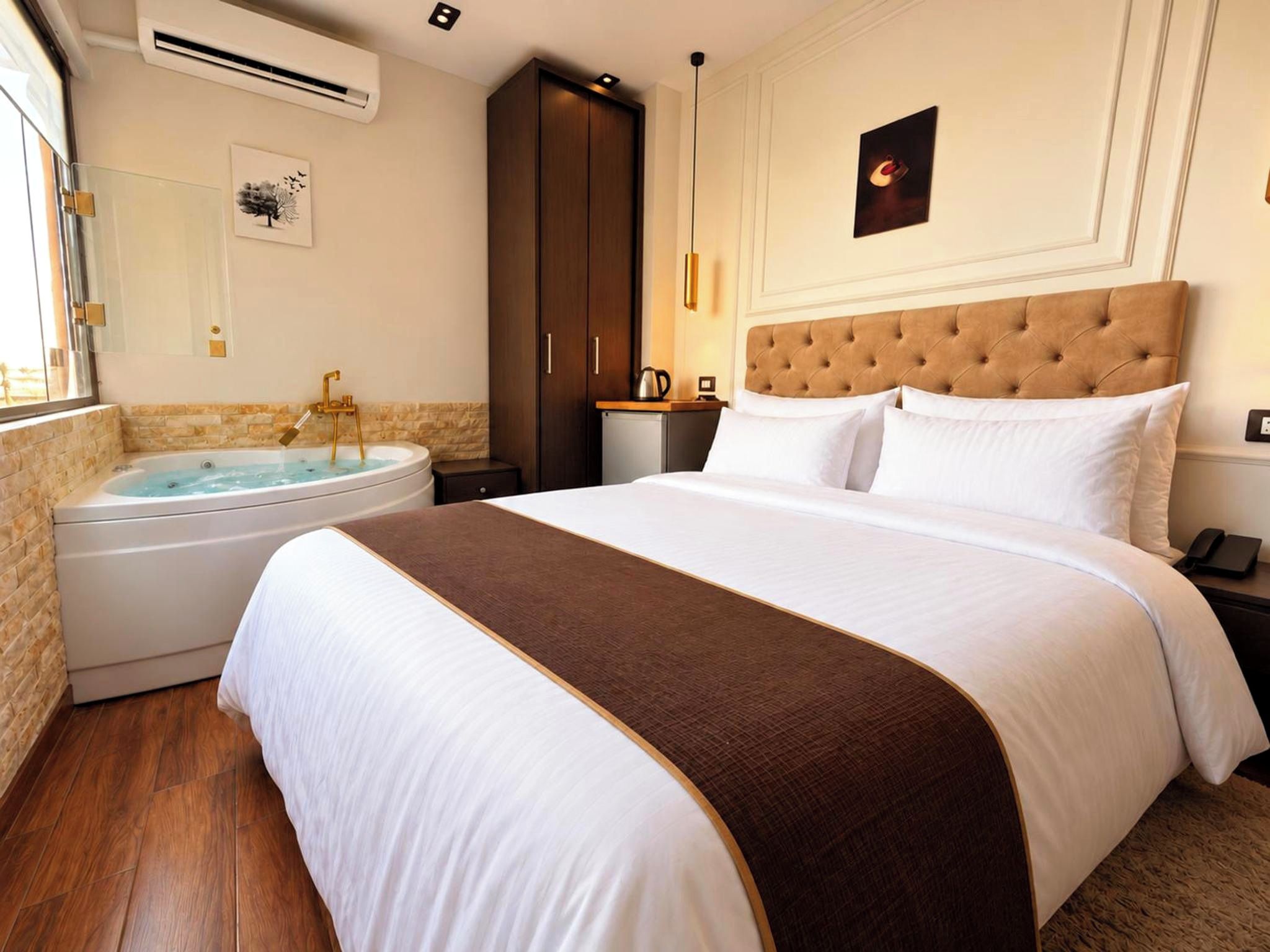 Private spa tub