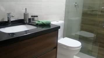 Toallas y papel de baño