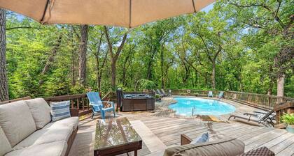 Juniper Presents: It's My Best Life- Pool, Hot Tub, Fire Pit + Walk to Beach