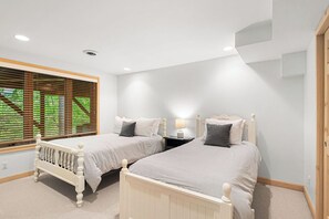 6 soveværelser, skrivebord, strygejern/strygebræt, weekendseng