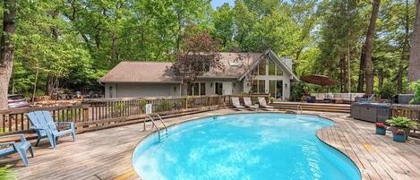 Een verwarmd zwembad