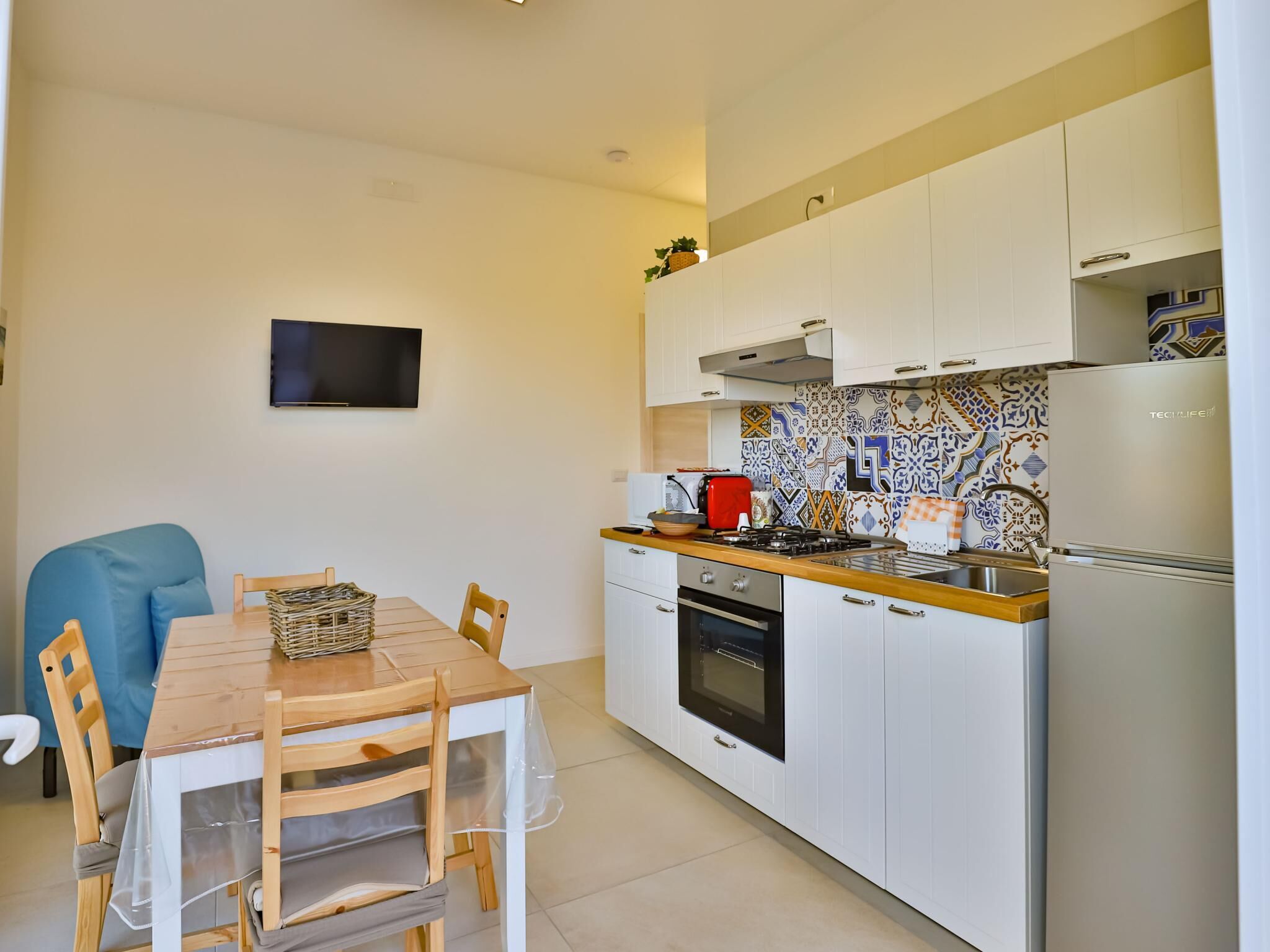 Kühlschrank, Mikrowelle, Ofen