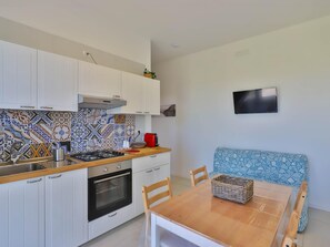 Fridge, microwave, oven