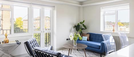 Apartment (2 Bedrooms) | Front of property