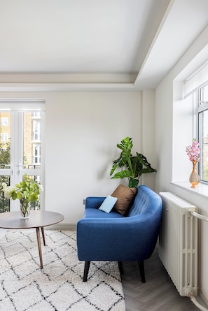 Interior - Lux Regents Park 2 bed 2 bath flat with AC (London)