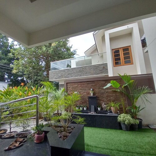 Charming 3-bedroom house with WiFi, AC in beautiful Thiruvananthapuram