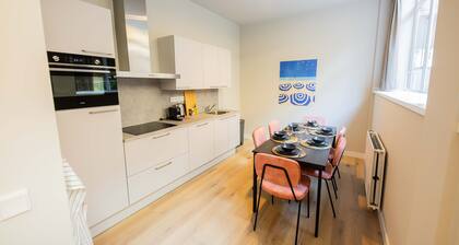 Contemporary 3BDR Apartment WS