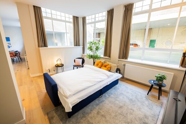 3 bedrooms, internet, bed sheets