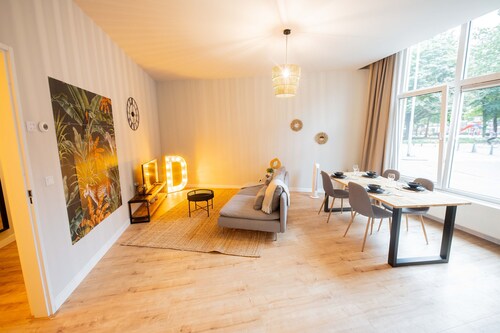 Urban Escape 2BDR Apartment  BS3