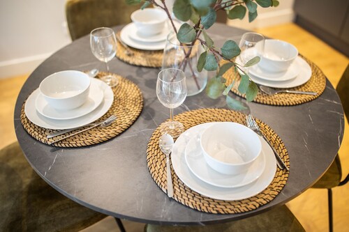 Sleek City Center 2BDR Apartment VP