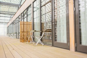 Outdoor dining - Rustic Retreat 1HC Studio BHD (Rotterdam)