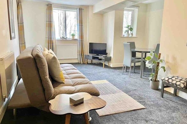 Lovely newly renovated living space. Complete with additional seating and dining.
Bellaire Stays
E: chantelle@bellairestays.co.uk
M: +44 (0) 1233427815