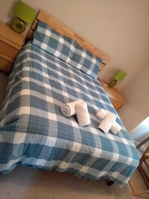 3 bedrooms, desk, iron/ironing board, WiFi