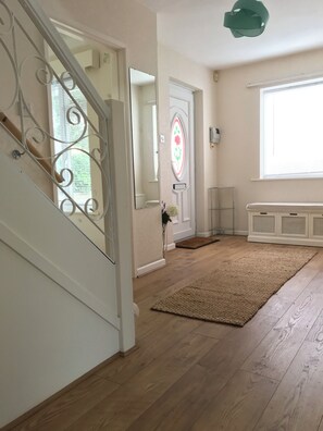 Interior - Lovely Bournemouth cottage with beautiful garden, walking distance to the beach (Bournemouth)