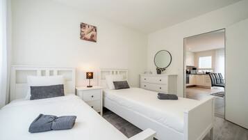 3 bedrooms, iron/ironing board, WiFi, bed sheets