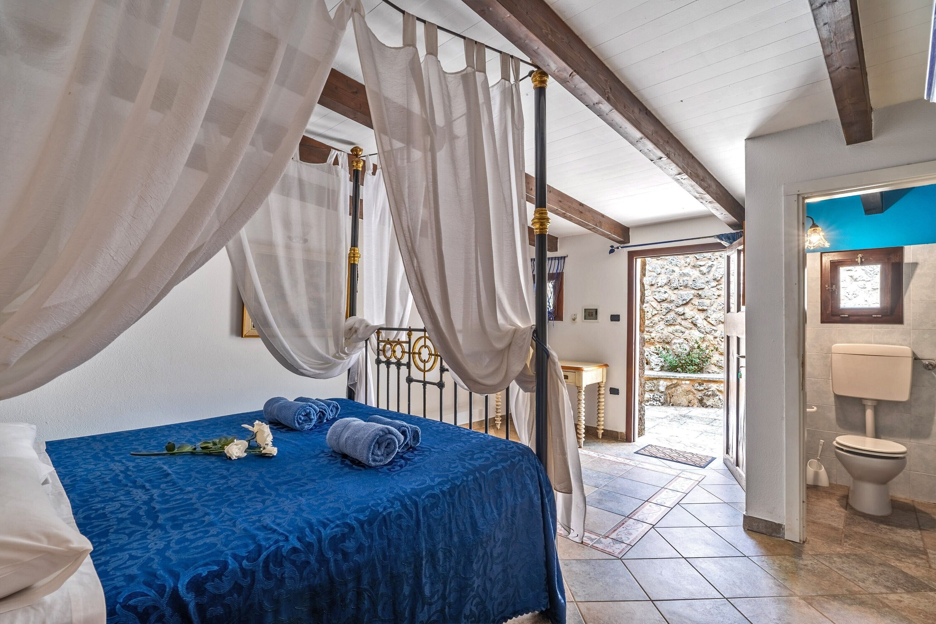 6 chambres, fer et planche à repasser, Wi-Fi gratuit, draps fournis