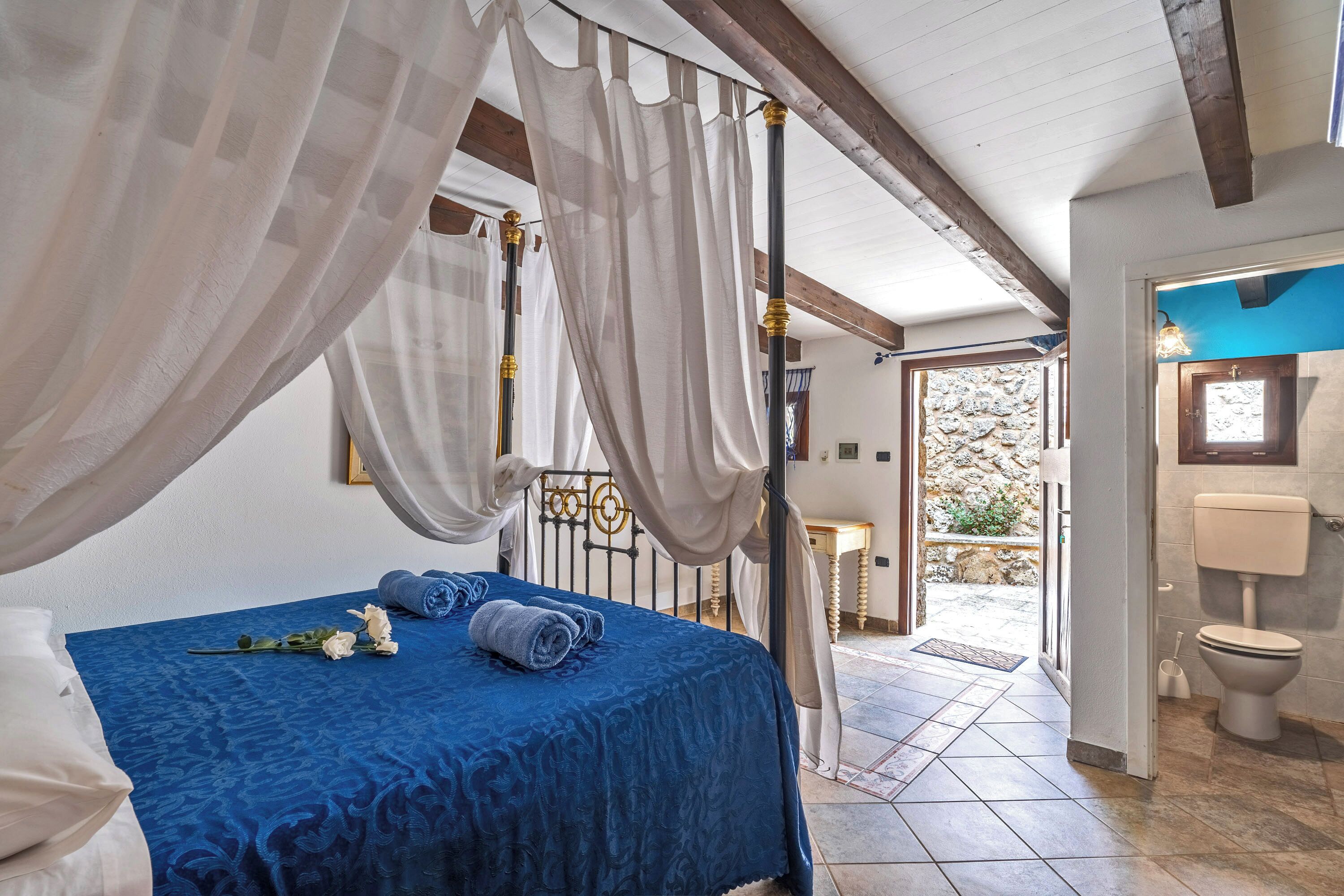 6 bedrooms, iron/ironing board, free WiFi, bed sheets