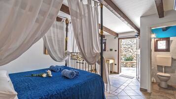 6 bedrooms, iron/ironing board, free WiFi, bed sheets