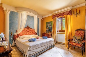 6 bedrooms, iron/ironing board, free WiFi, bed sheets