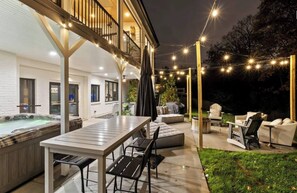 Outdoor dining - The Manor House - No Clean Fee (Lexington)