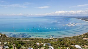 On the beach - Kunahara | Sorrento Luxe Stunner with Spa (Sorrento)