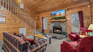 Smart TV, fireplace, video games, table football - A Lake Resort Property with Stunning Views (Sevierville)