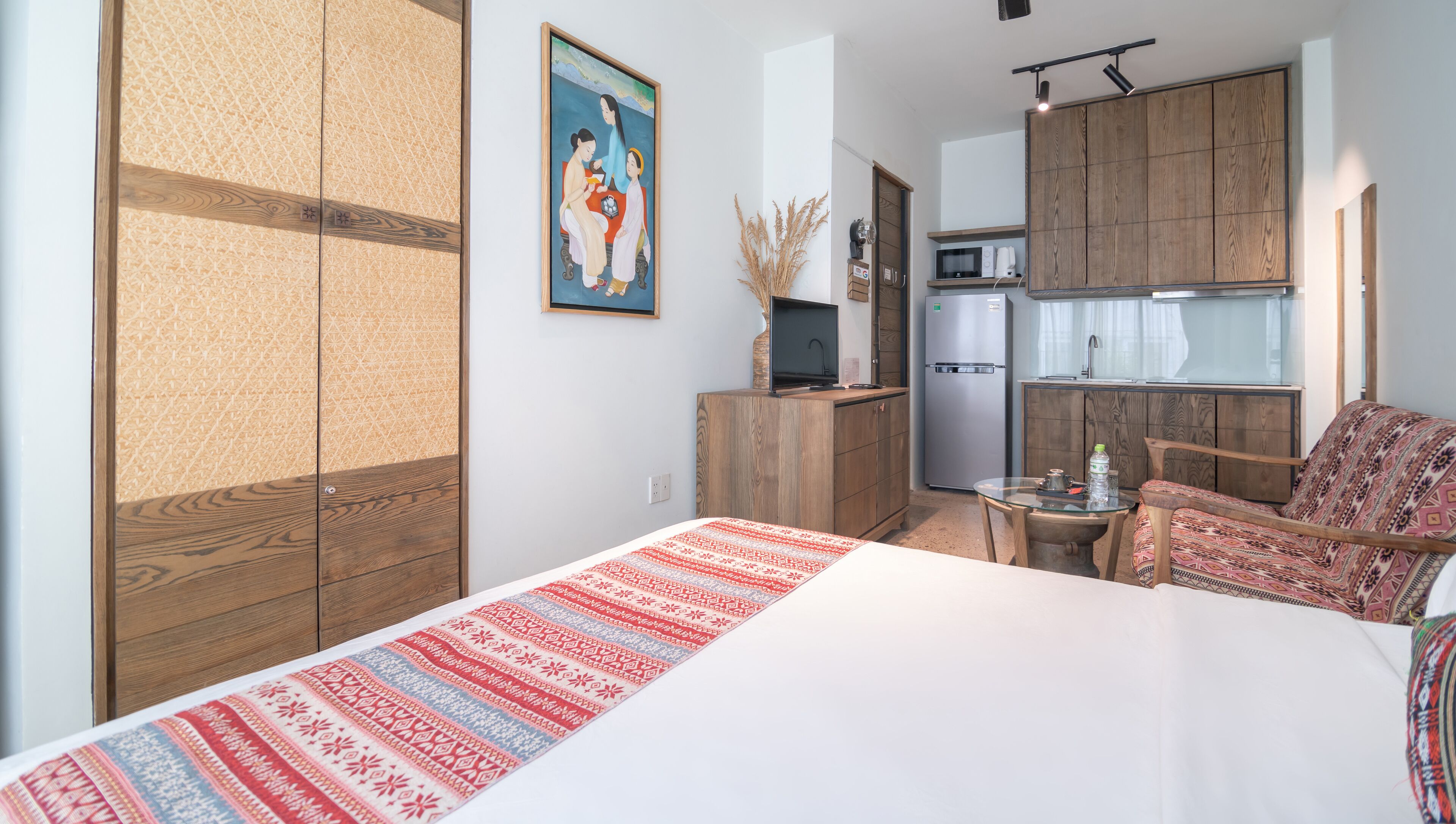 Minibar, caja de seguridad en la habitación y cortinas blackout 