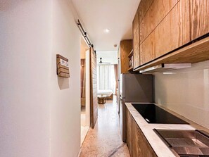 Business Studio, 1 Double Bed, City View | Private kitchen | Fridge, microwave - VietLife Hotel & Apartment (Ho Chi Minh City)