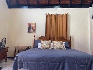 1 bedroom, iron/ironing board, free WiFi, bed sheets - Oceanfront 1-bedroom condo Starlight with WiFi, AC in welcoming Negril. (Negril)