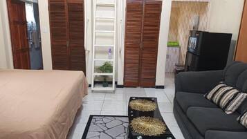 1 chambre, fer et planche à repasser, Wi-Fi gratuit, draps fournis