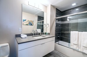 家庭公寓, 廚房 | 浴室 | 淋浴設備、免費盥洗用品、毛巾、衛生紙