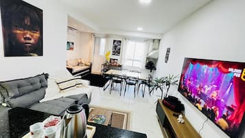 TV connectée, baby-foot, table de tennis de table
