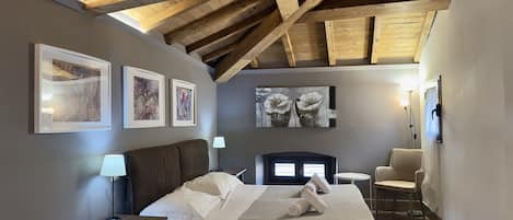 3 Schlafzimmer, Schreibtisch, Bügeleisen/Bügelbrett, Reisekinderbett